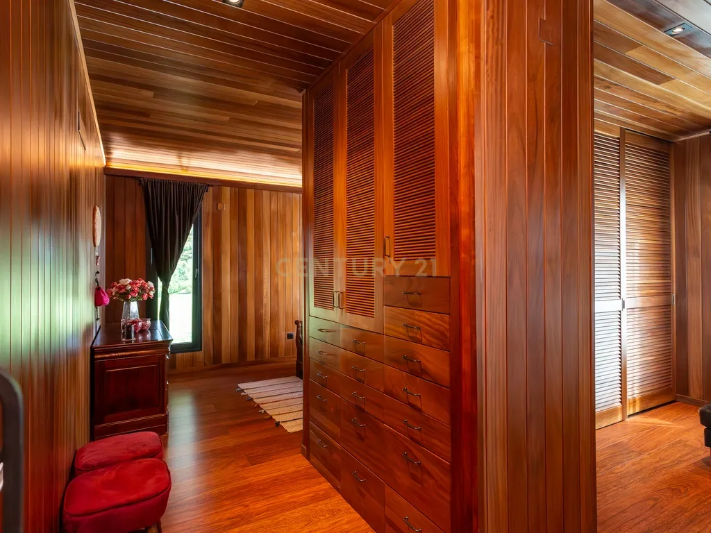 Moradia Isolada em Sarilhos Grandes com Vista para o Rio e Jardim Privado - Image 45